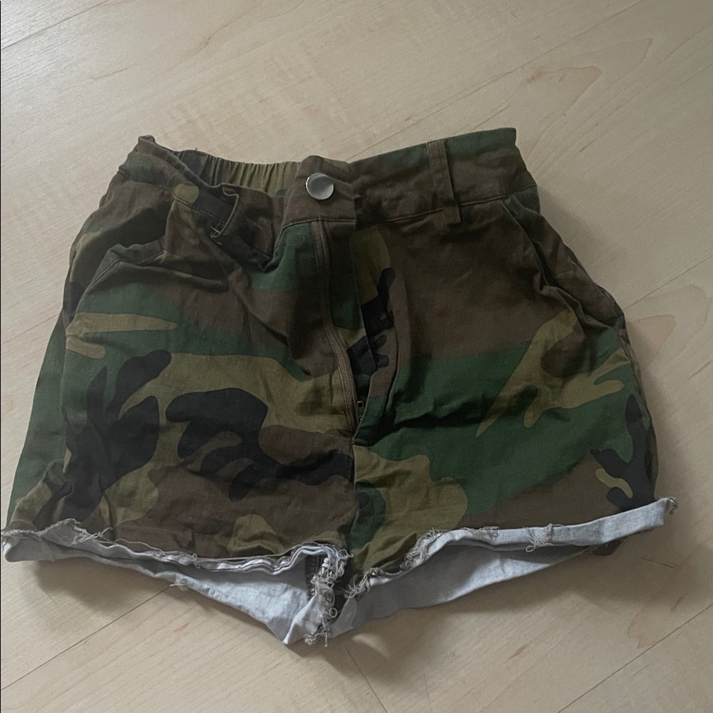 SHEIN Green Camouflage Women's Cargo Shorts